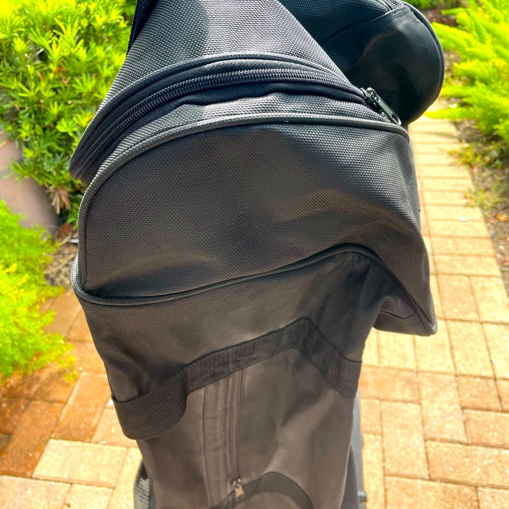 Doufle Bag With Wheels 
And shoulder strap